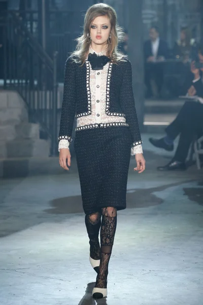 Look 13